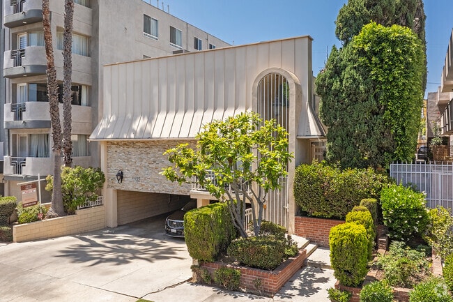 Building Photo - 11737 Kiowa Ave Rental