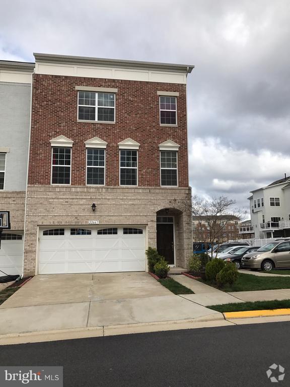 Building Photo - 22667 Flowing Spring Square Rental
