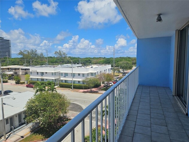 8340 Harding Ave Unit 504