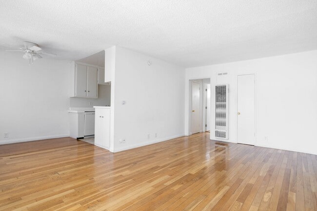 Photo - 725 Hayworth Apartments