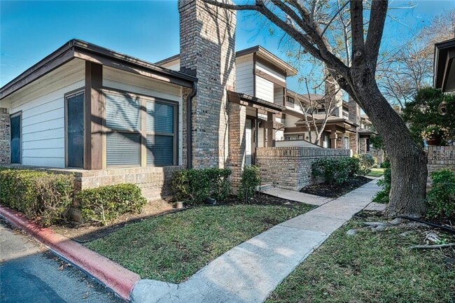 Building Photo - 1748 Ohlen Rd Unit 74