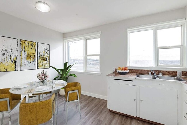 Scenic Court - Scenic Court