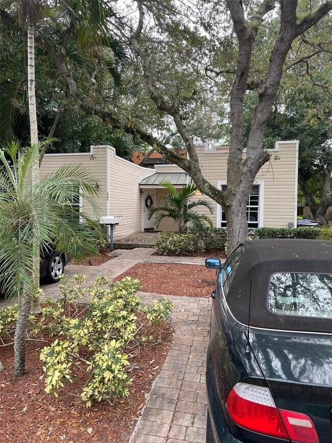 Photo - 1212 SE 6th St Unit 1-4