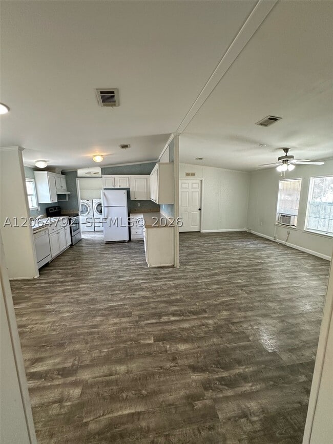 Photo - 11832 Leeward Pl