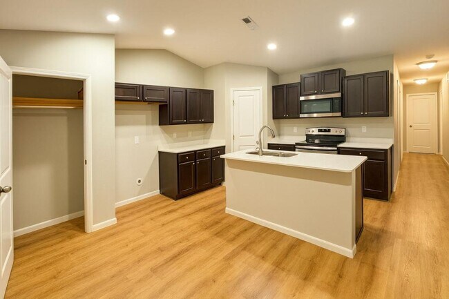 Photo - 6912 N Hydraulic Ave