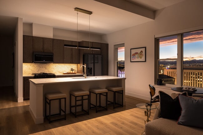 NOVEL Uptown by Crescent Communities