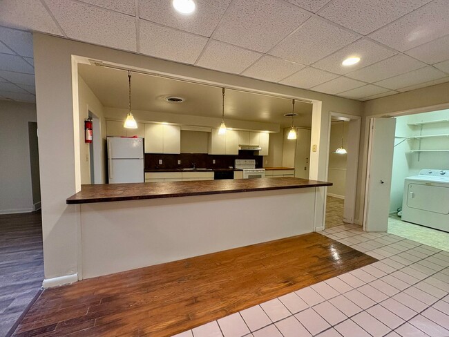 Photo - 1325 W Poplar St Unit 1st Floor