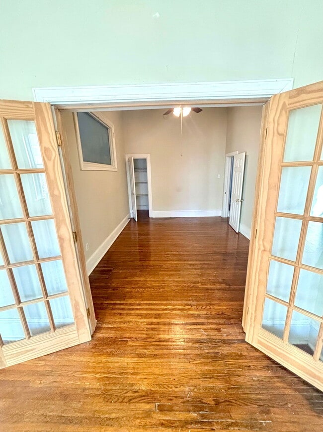 Photo - 241 N Queen St Unit 3