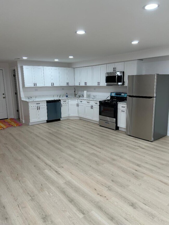 Photo - 1439 W 16th St