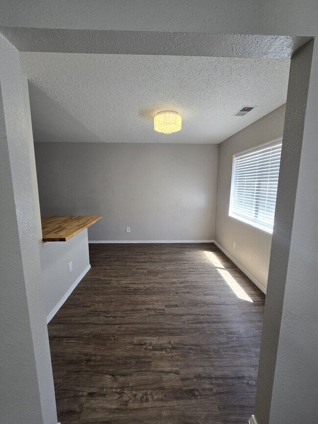 Photo - 349 River Rd