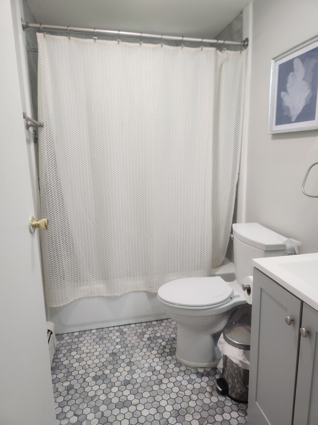 Photo - 471 Smith St