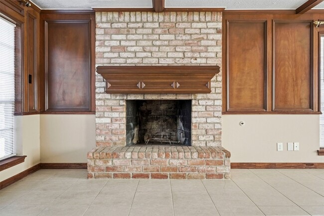 Photo - 16014 Southampton Dr