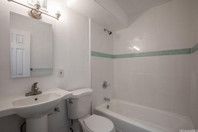 Photo - Manthos 94-322 Pupuole St Unidad 1