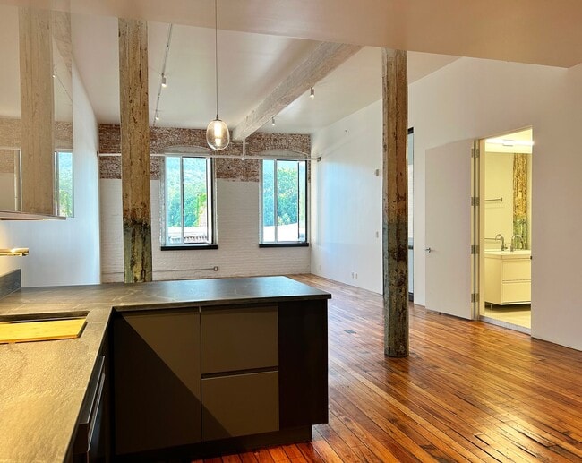 Building Photo - 520 State Rd Unit Greylock WORKS Rental