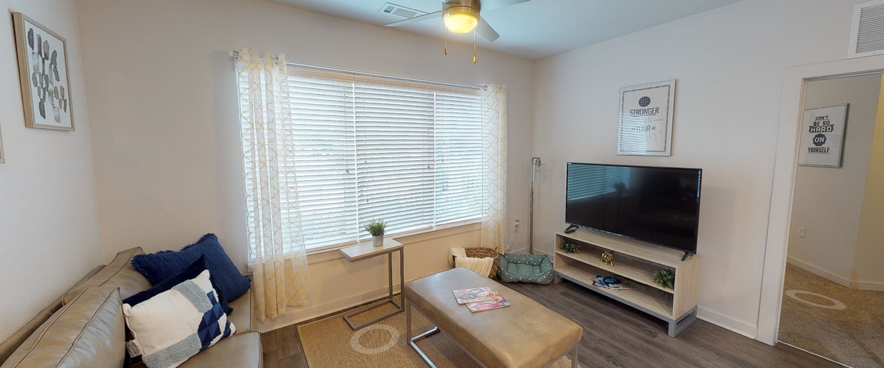 Photo - Halo 46:  Off-Campus Student Housing Apartments