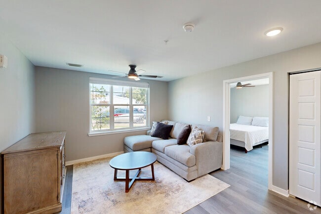 2 BR, 2 BA, 953 SF
