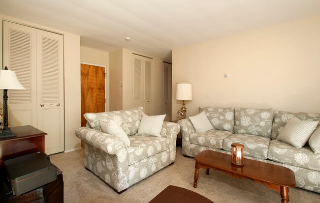 Andover Arms Apartments - Andover Arms Apartments