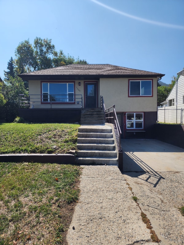 Building Photo - 1227 Hauser Blvd Rental