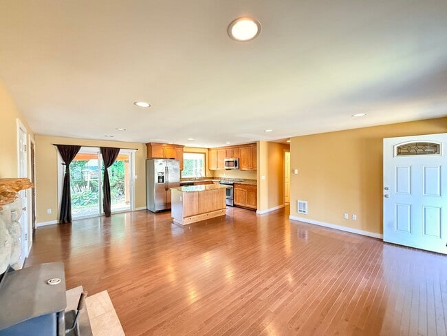 Photo - 6222 Bluff Pl