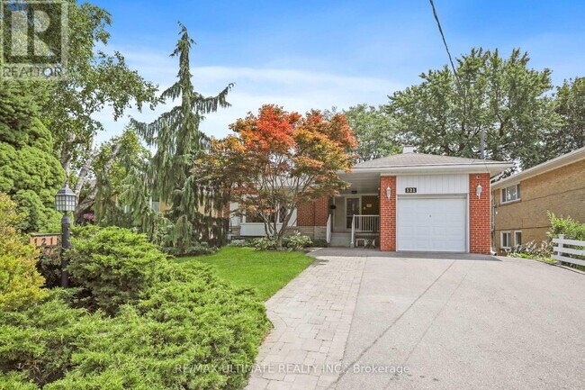 Photo - 121 Elvaston Dr