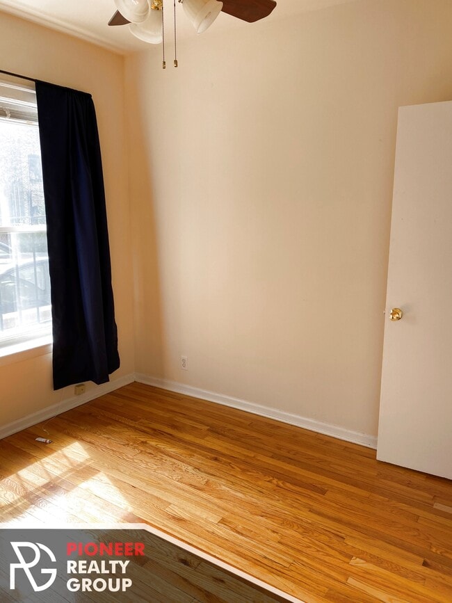 Photo - 3921 N Pine Grove Ave Unit 3914-3W