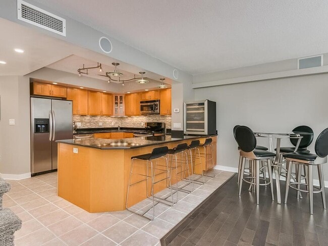 Building Photo - 1200 Nicollet Mall Unit 215