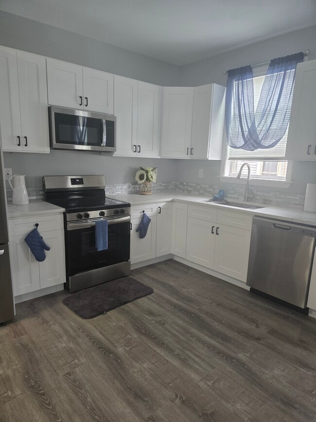 Building Photo - 32 Homestead Ave Unit Comfy Homestead