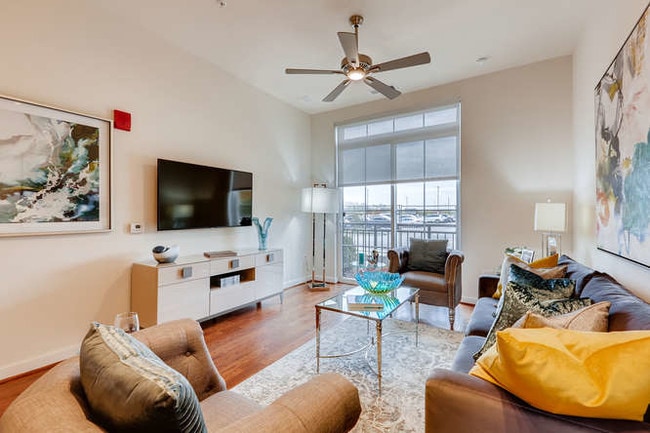 Photo - Elaine Luxury Apartments