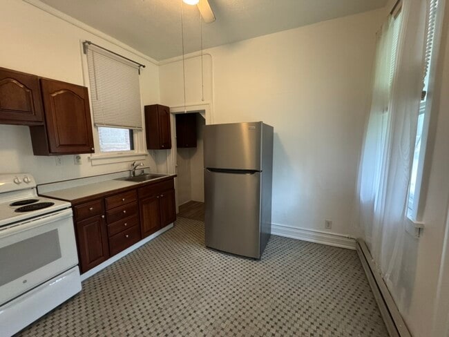 Photo - 1114 N High St