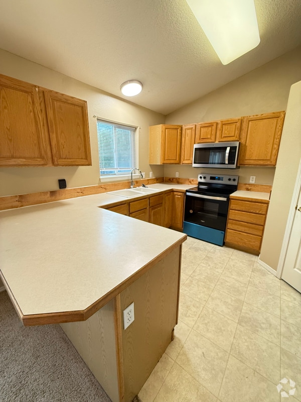 Building Photo - 311 Trotter Dr Rental