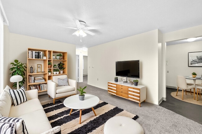 Sala de estar - Riverview Oaks Apartments