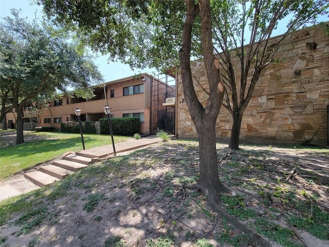 Photo - 3809 N Braeswood Blvd Unidad 24 Rental