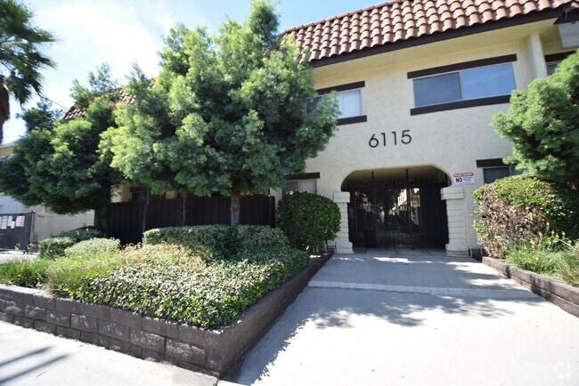 Building Photo - 6115 Whitsett Ave Unit 102 Rental