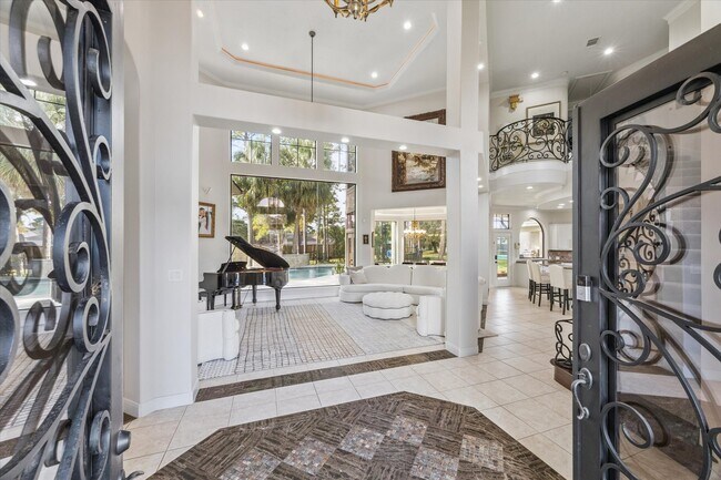 Photo - 600 Royal Oaks Dr