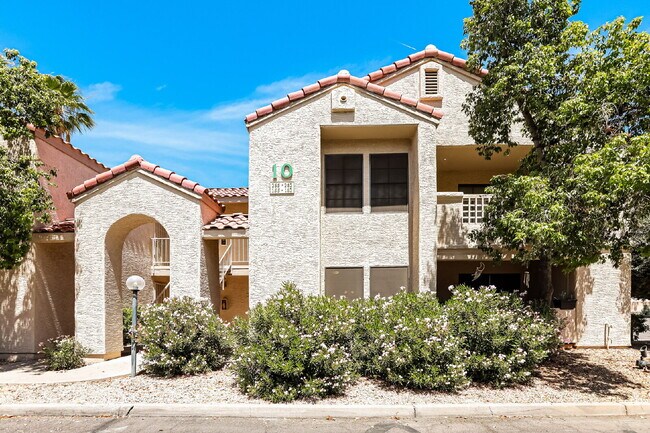"Cozy & Fully Furnished 1-Bedroom Retreat in Mesa – Your Perfect Home Oasis!"