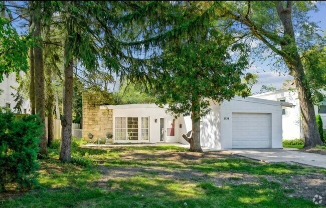 Building Photo - 1578 McCraren Rd Rental