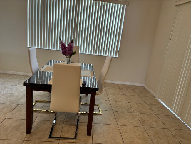 Photo - 448 Cinnamon Dr