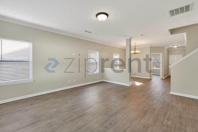 Photo - 291 Ranlo Ave