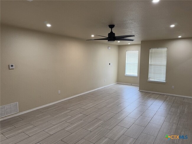 Photo - 2611 Littlewood Dr