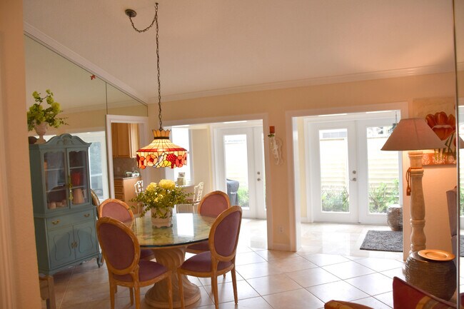 Photo - 11 Ironwood Way N