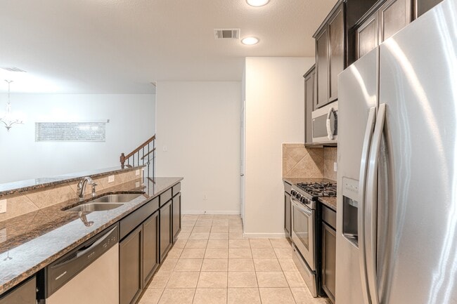 13527 Vista De Oro St