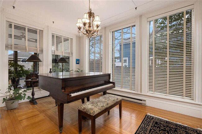 Photo - 4 Hunter Ave