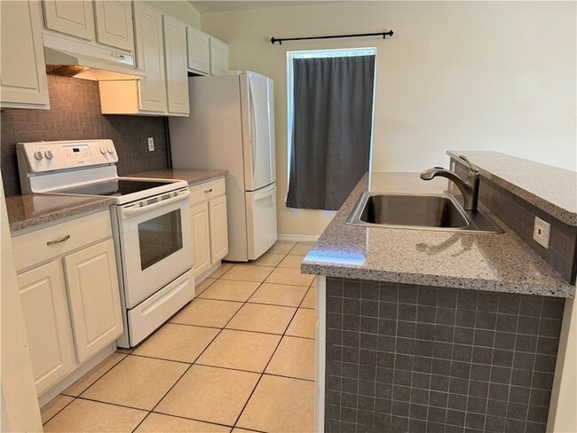 Photo - 1489 Whitmore St