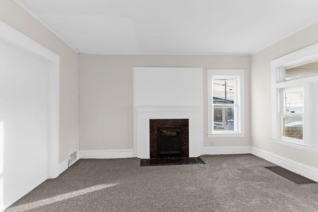 Photo - 826 Michigan Ave