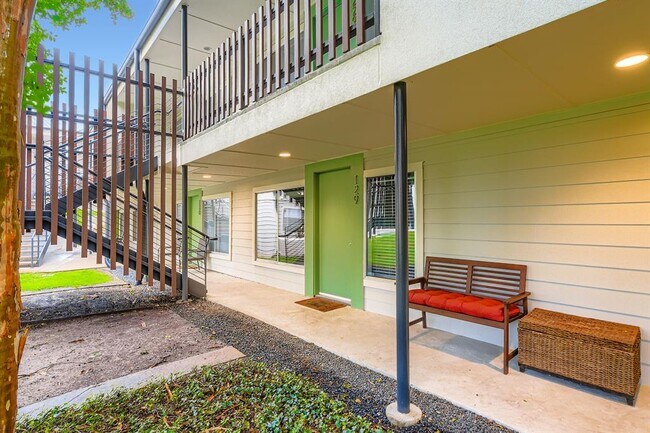 Photo - 2200 Dickson Dr Condo Unit 129