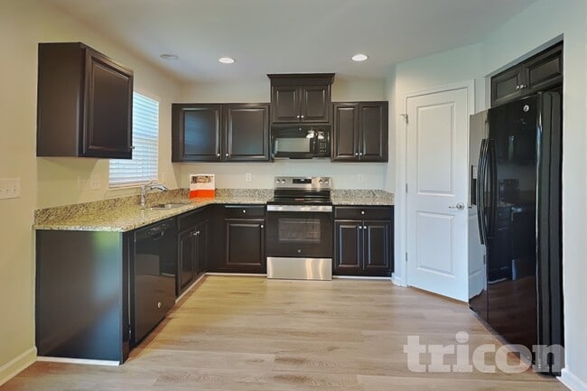 Photo - 112 Hackney Ln