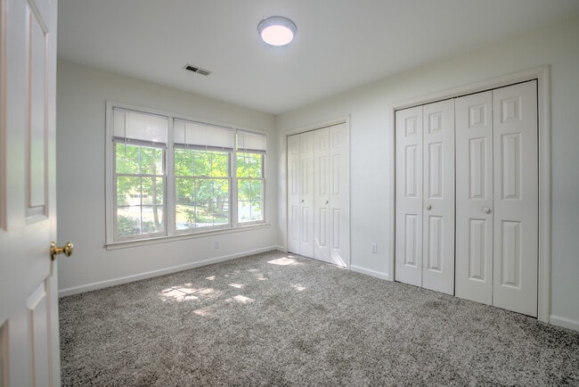 Photo - 10 Southchase Dr