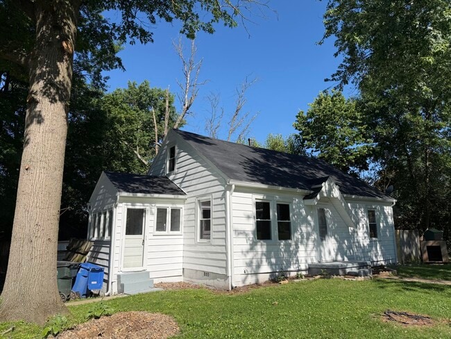 Photo - 1120 Sparks Rd