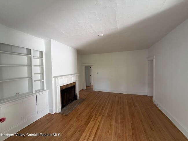 22 Maple Ave