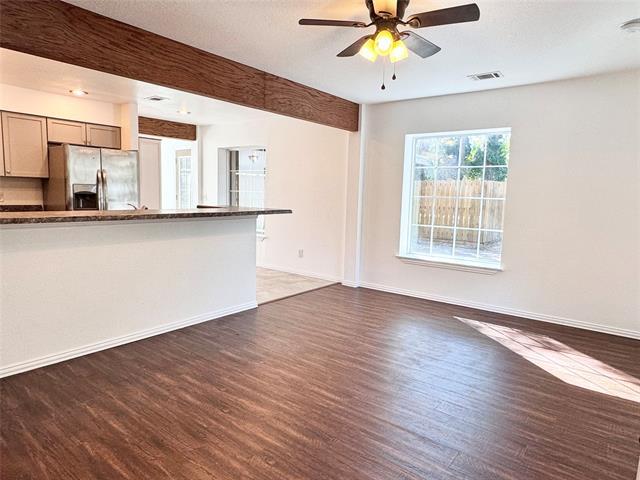 Photo - 921 Bradleys Bend